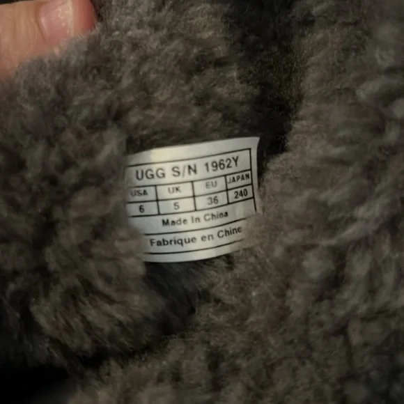 Ugg boots size 6 - Picture 6 of 6